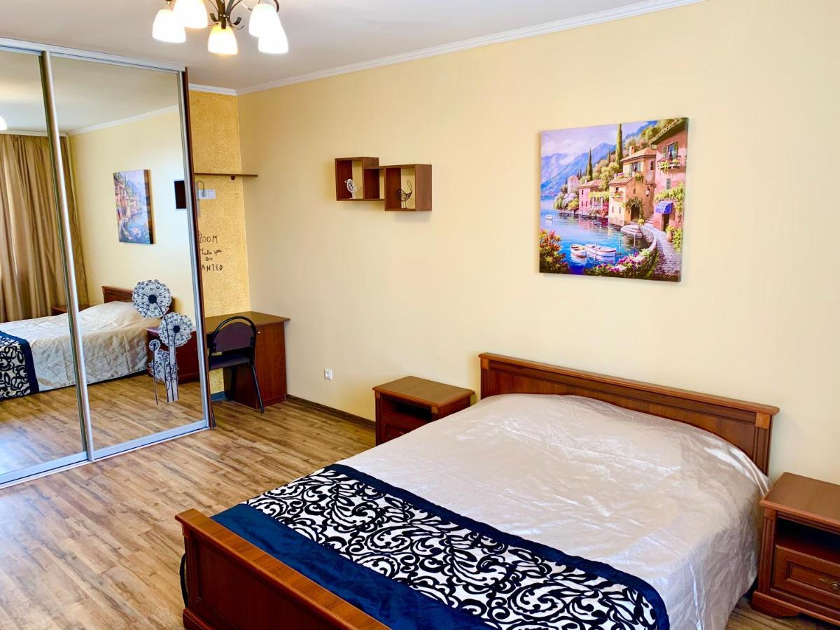 Apartment In Center Ivano-Frankivsk Exterior photo